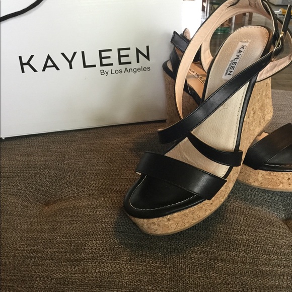 Black Wedge sandals - Picture 2 of 4